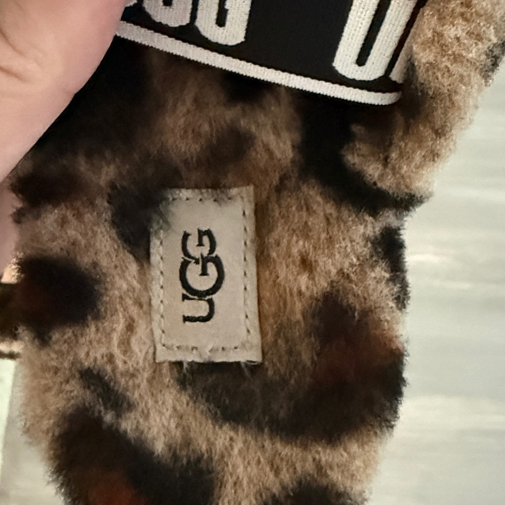 UGG Fluff Yeah Leopard-Print Faux Fur Slingback Slides in Brown and Black - Picture 2 of 7